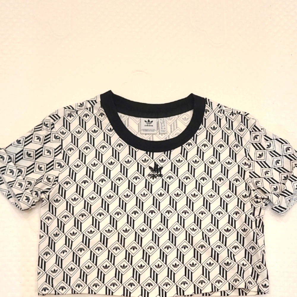 Adidas Black and White Geometric Short Sleeve Crop Top